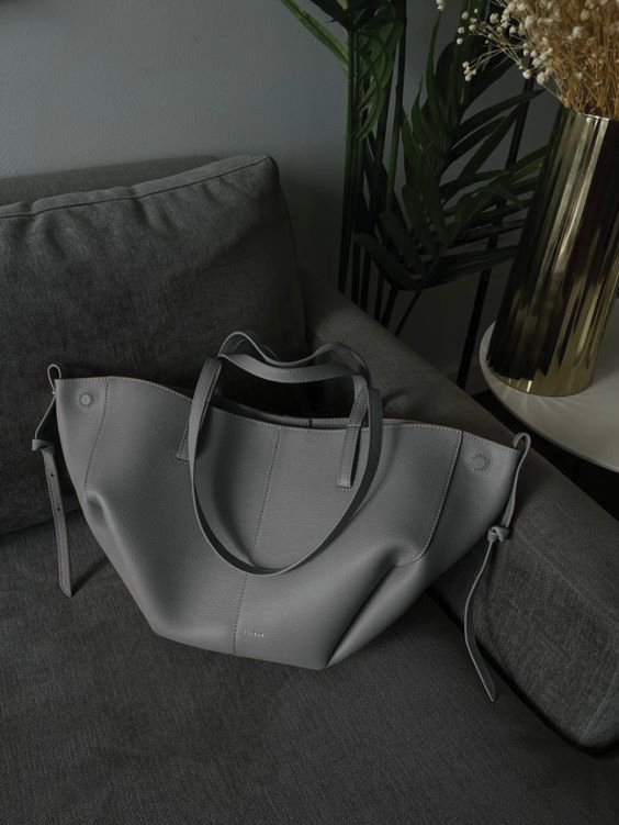 Caroline - Oversized Structured Leather Tote - Samberule