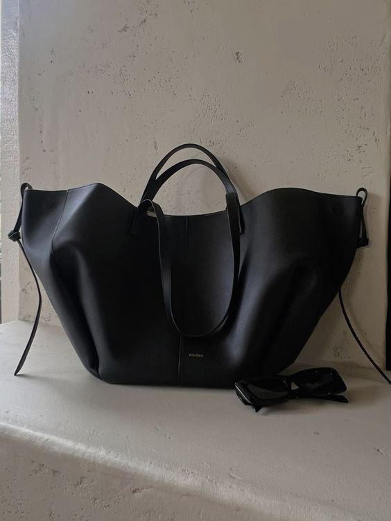 Caroline - Oversized Structured Leather Tote - Samberule